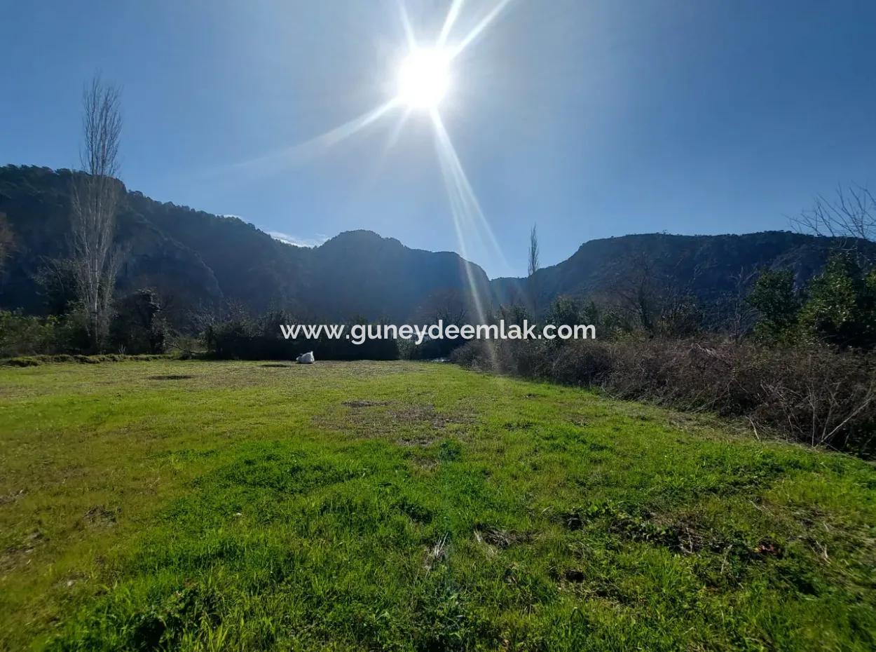 Ortaca Okçular 750 M2 Grundstück Mit Blick Auf Die Berge Und Die Natur In Marmarlıda Zu Verkaufen