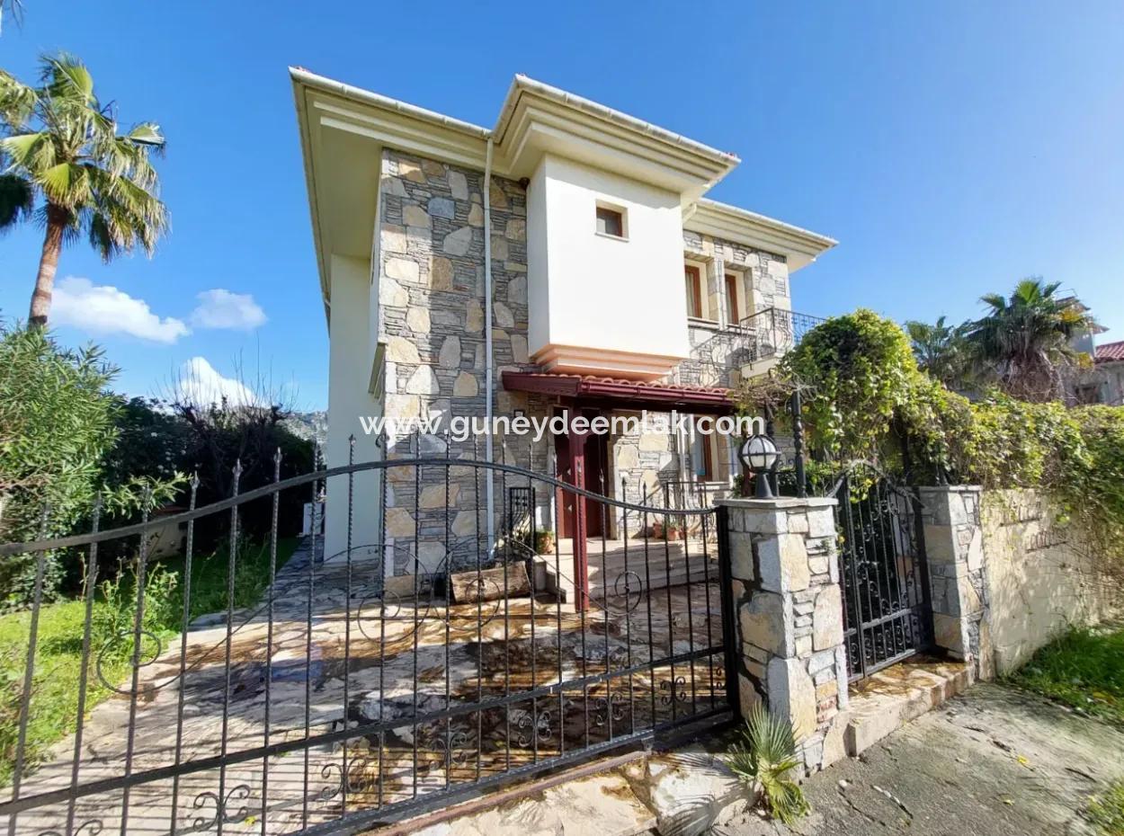 Zu Verkaufen In 190 M2 Und 4 In 1 Maisonette Auf Einem 610 M2 Großen Grundstück In Dalyan, Mugla