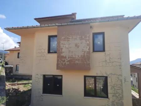 300 M2 Triplex For Sale In 400 M2 Detached Land In Çameli