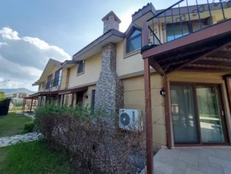 Muğla Dalyanda Kanala Sıfır 2+1 Site İçerisinde Kiralık Villa